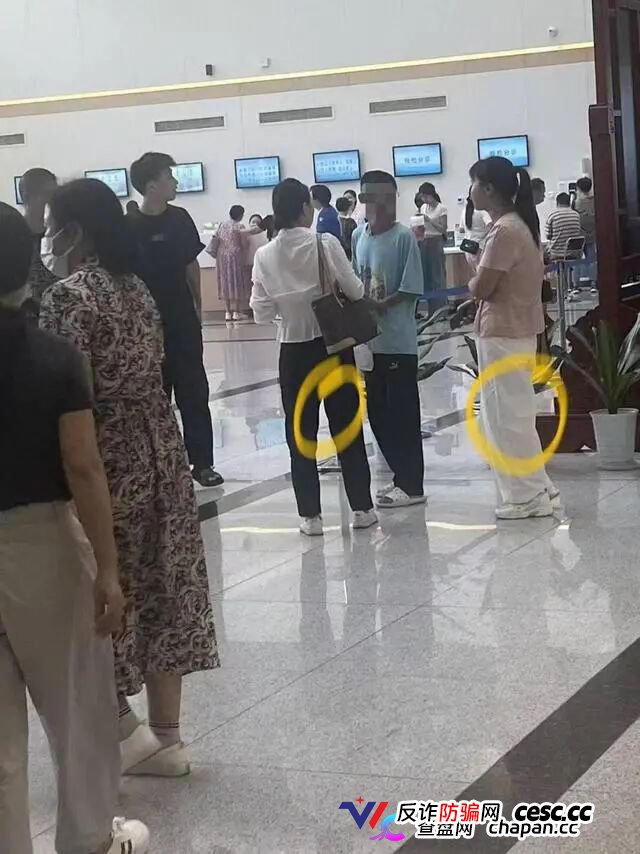 医托在长沙三甲医院“忽悠”病患前往中医馆,记者暗访曝光层层套路(1) 医托在长沙三甲医院“忽悠”病患前往中医馆,记者暗访曝光层层套路(1)